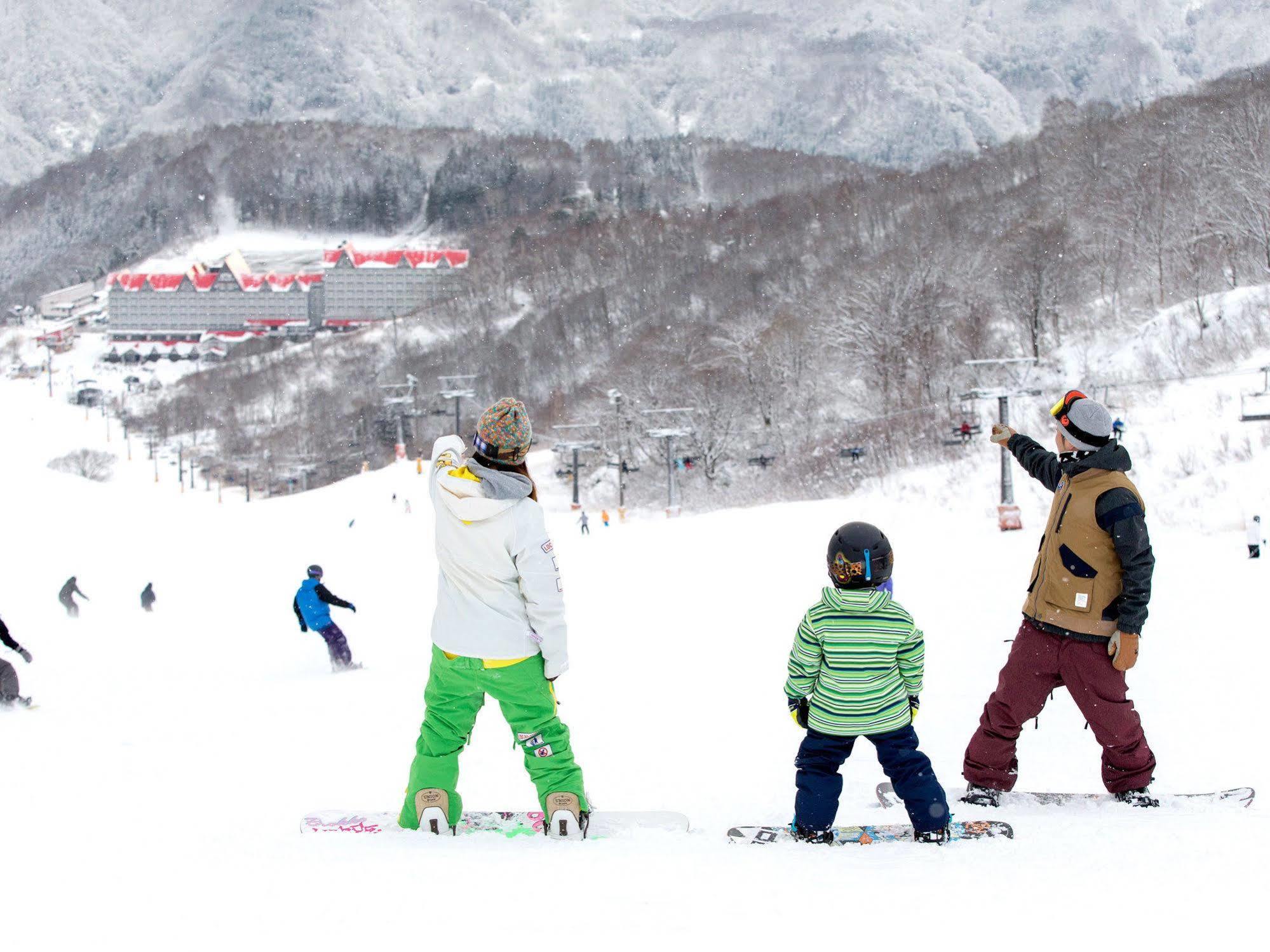 Hotel Green Plaza Hakuba Otari Bagian luar foto
